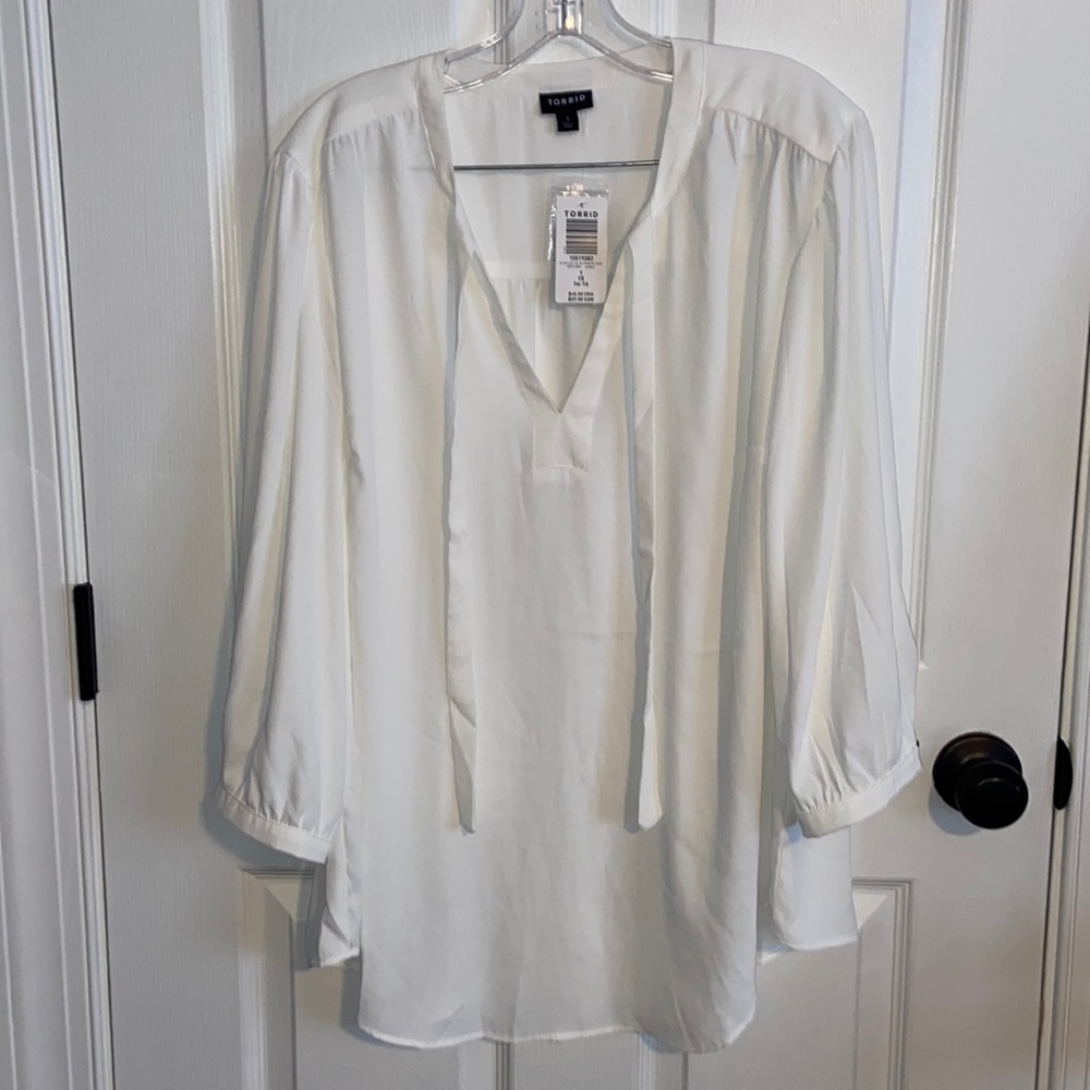 Torrid White Tie-Neck Peasant Blouse Size 1